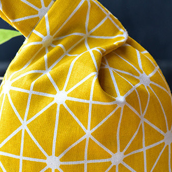 棉麻手机包日式小女遛弯复古实拍