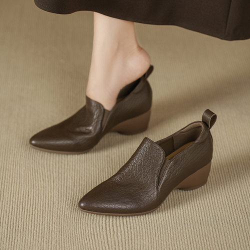 法式复古软羊皮尖头单鞋女春秋深口单鞋一脚女鞋蹬真皮粗跟乐福鞋