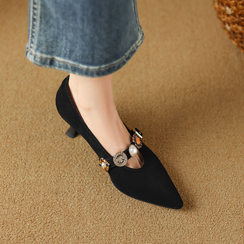 不累脚时尚尖头一字带单鞋女2025新款气质真皮珍珠浅口细跟高跟鞋