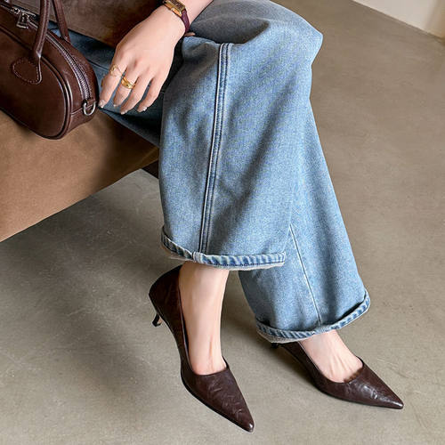 2025新款 羊皮尖头法式猫跟浅口单鞋4CM中跟韩版简约日常通勤女鞋