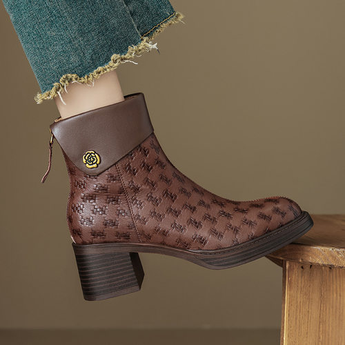 大码粗跟短靴女高跟2024新款秋冬及踝裸靴英伦风后拉链中跟马丁靴