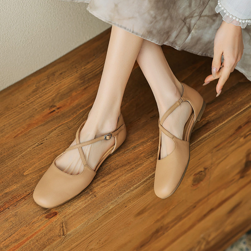 巨好穿包头凉鞋女夏圆头低跟平底鞋真皮粗跟银色33码40杏色一字扣