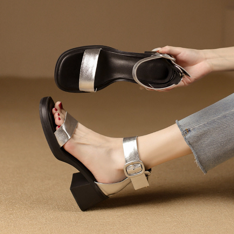 一字带粗跟露趾银色厚底凉鞋女潮2024夏季新款百搭真皮罗马高跟鞋