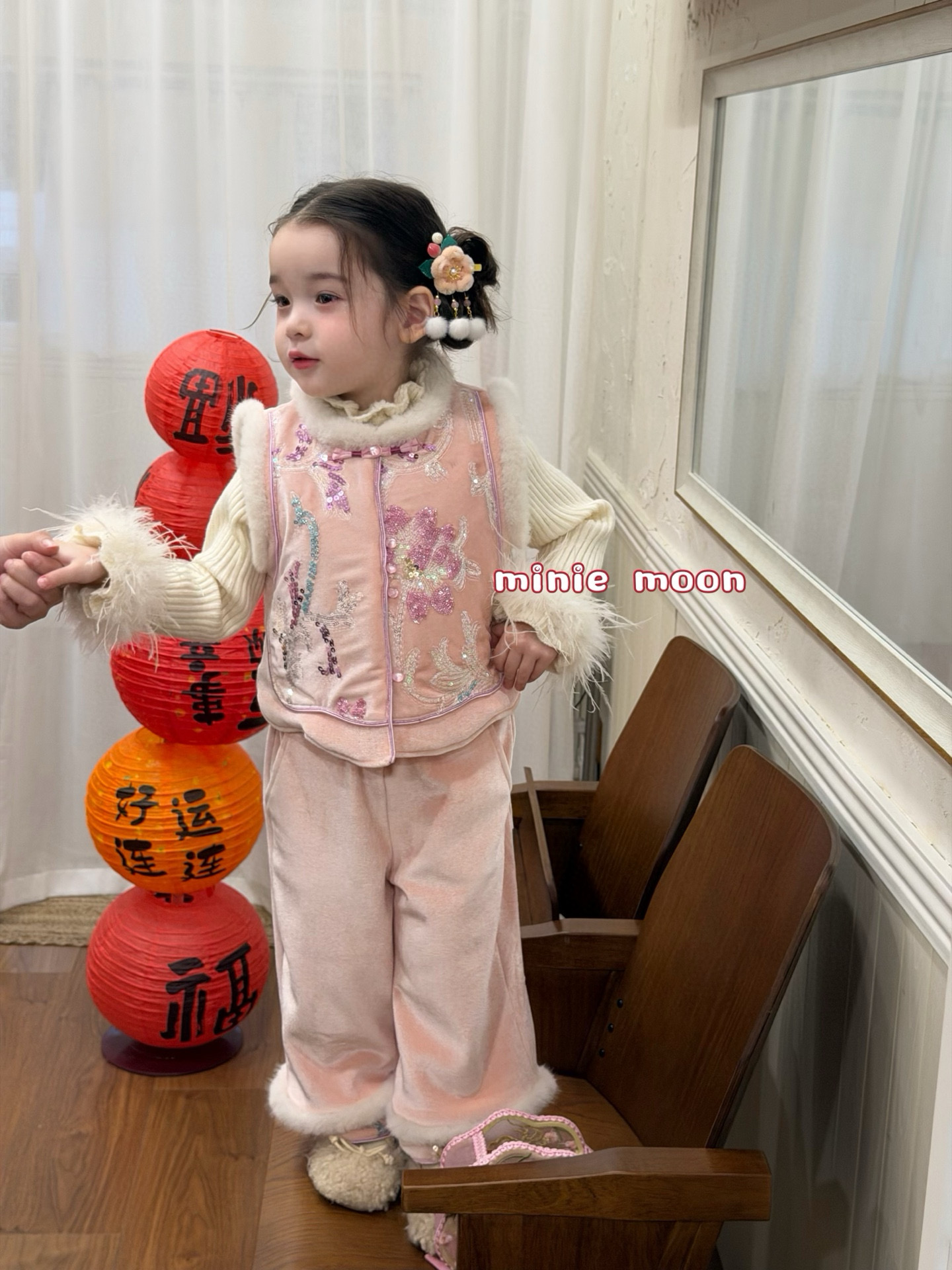 小树家2025秋冬新款女童时尚新中式国风唐装儿童加厚保暖拜年服