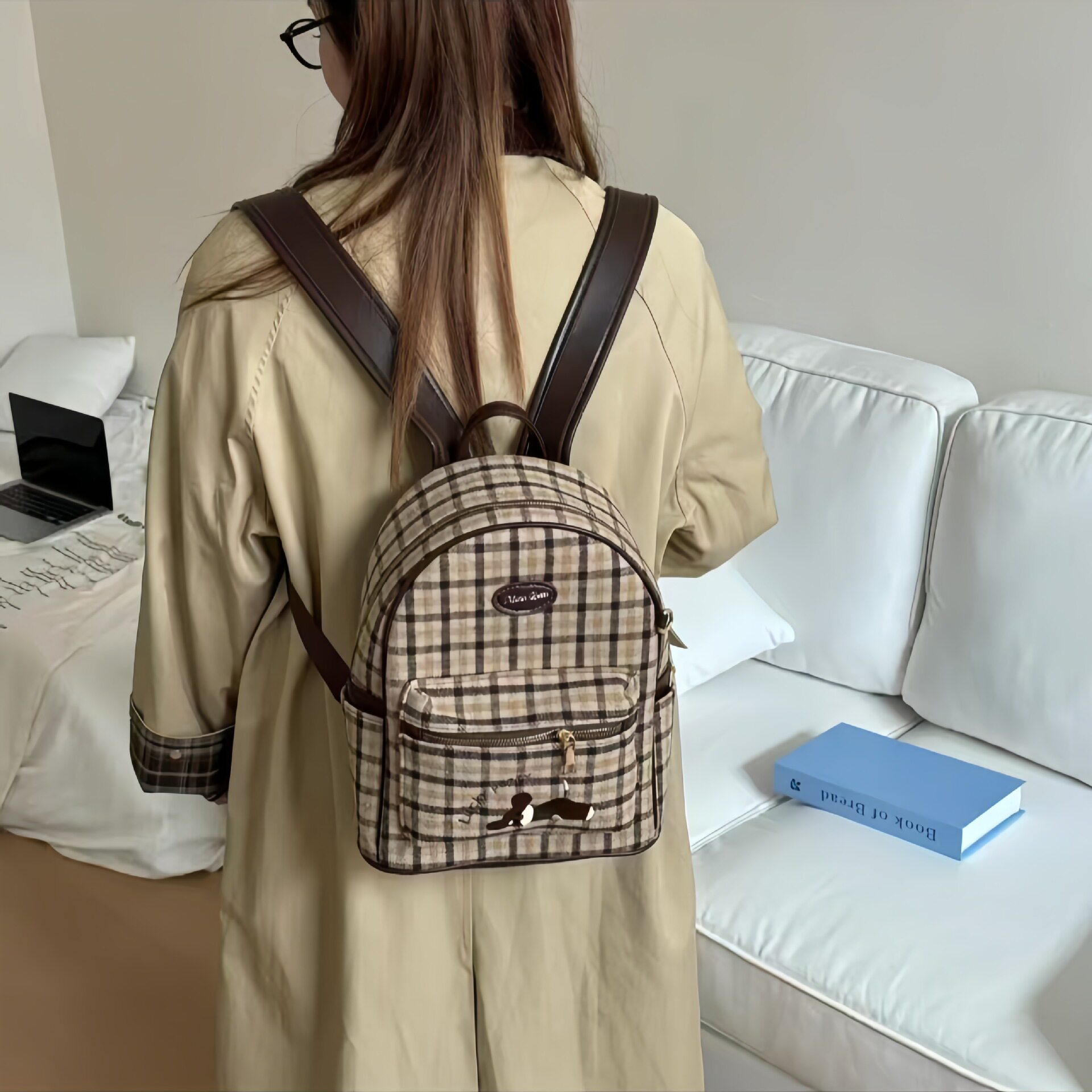 新款复古秋冬百搭学院风书包格子纹刺绣小狗大容量双肩包通勤背包