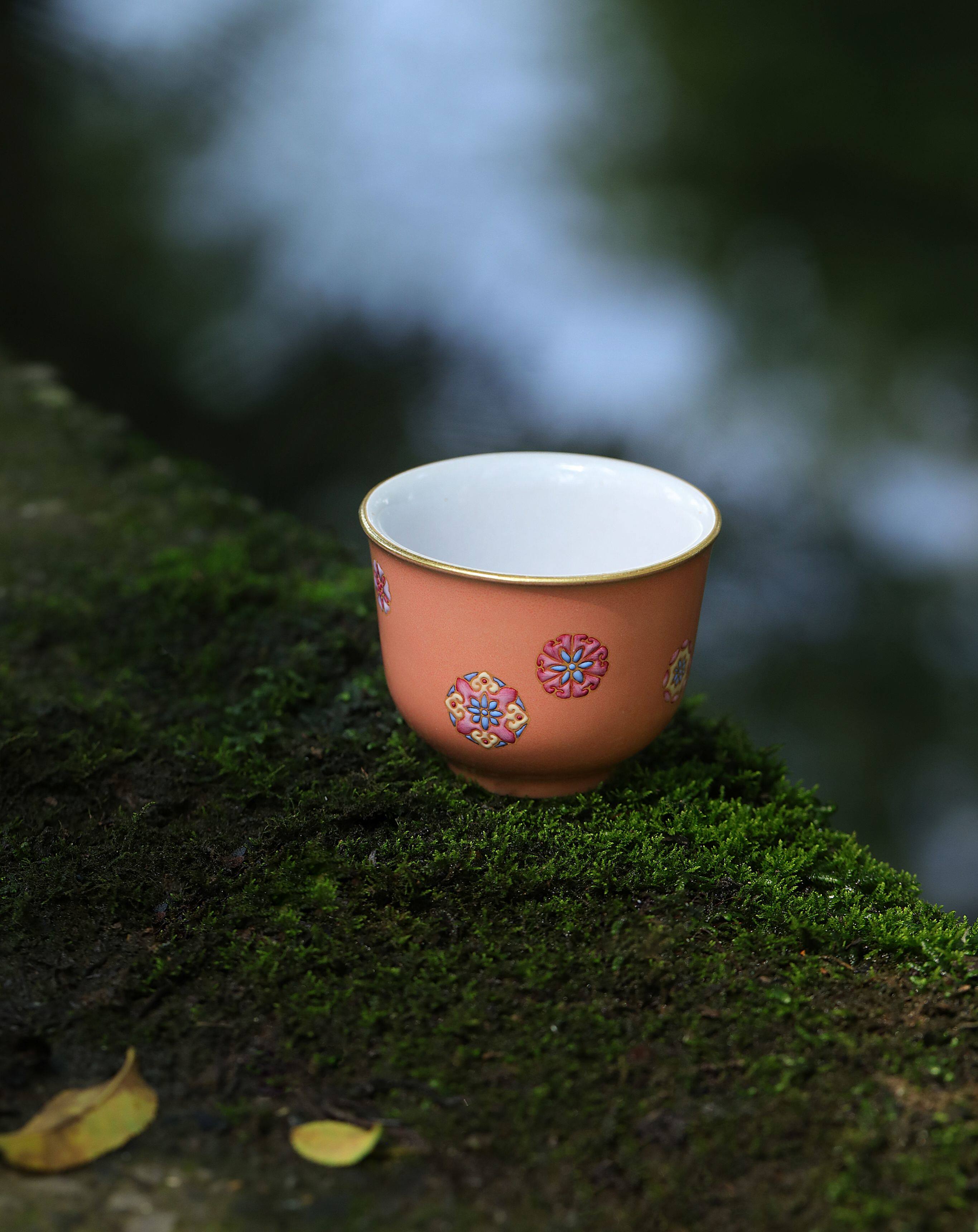 宝石釉皮球花玲珑杯 紫砂 红玛瑙 松绿石