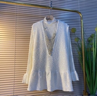 大码女装胖mm蕾丝镂空打底衫亮片串珠V领背心裙马甲裙女两件套装