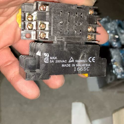 欧姆龙继电器底座PYF11A-T