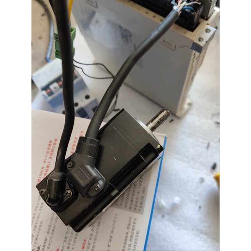 Yaskawa 7Th Generation Servo Motor 100W Sgm7j01Afc6s Sgm