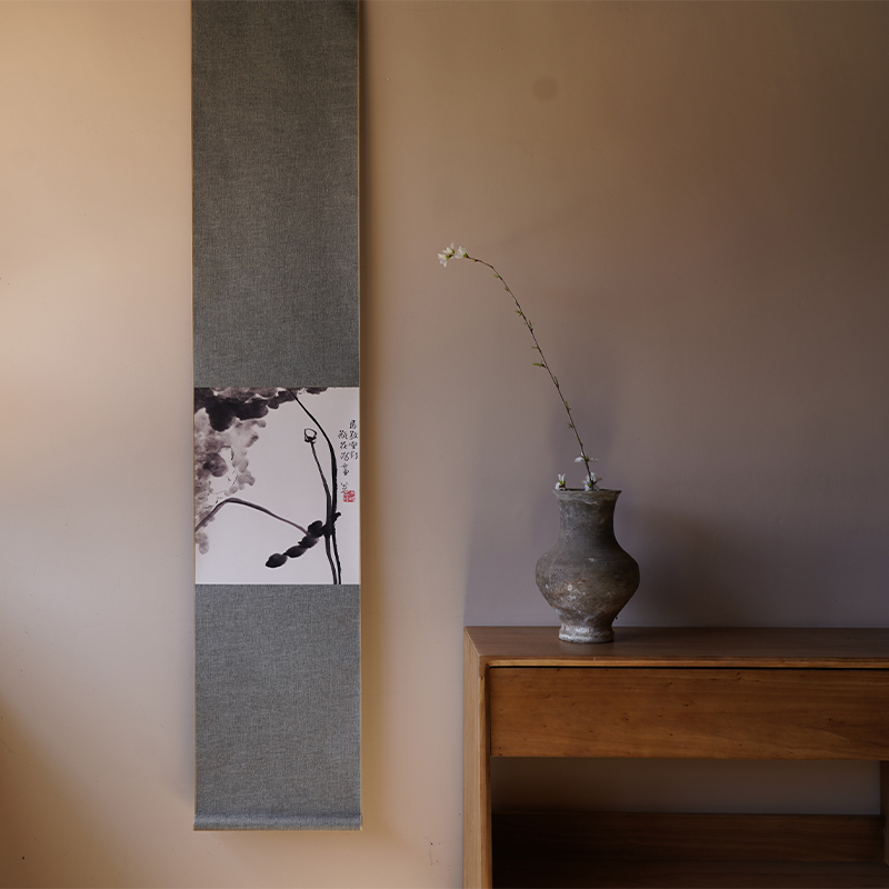 是名一鹿 ｜ 八大山人写意荷花卷轴日式简约装饰画禅意挂画图片