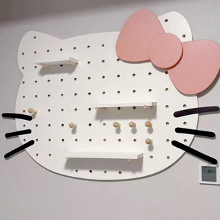 实木HelloKitty凯蒂猫洞洞板墙上壁挂卡通盲盒手办收纳置物架定制