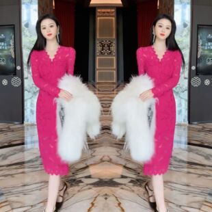 V领过膝包臀设计减龄女士连衣裙 玫红色高级蕾丝长袖 2024秋季 新款
