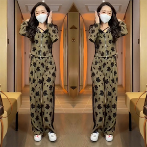 炸街网红爆款女装2022年秋季新款时尚拉链长袖印花上衣高腰阔腿裤