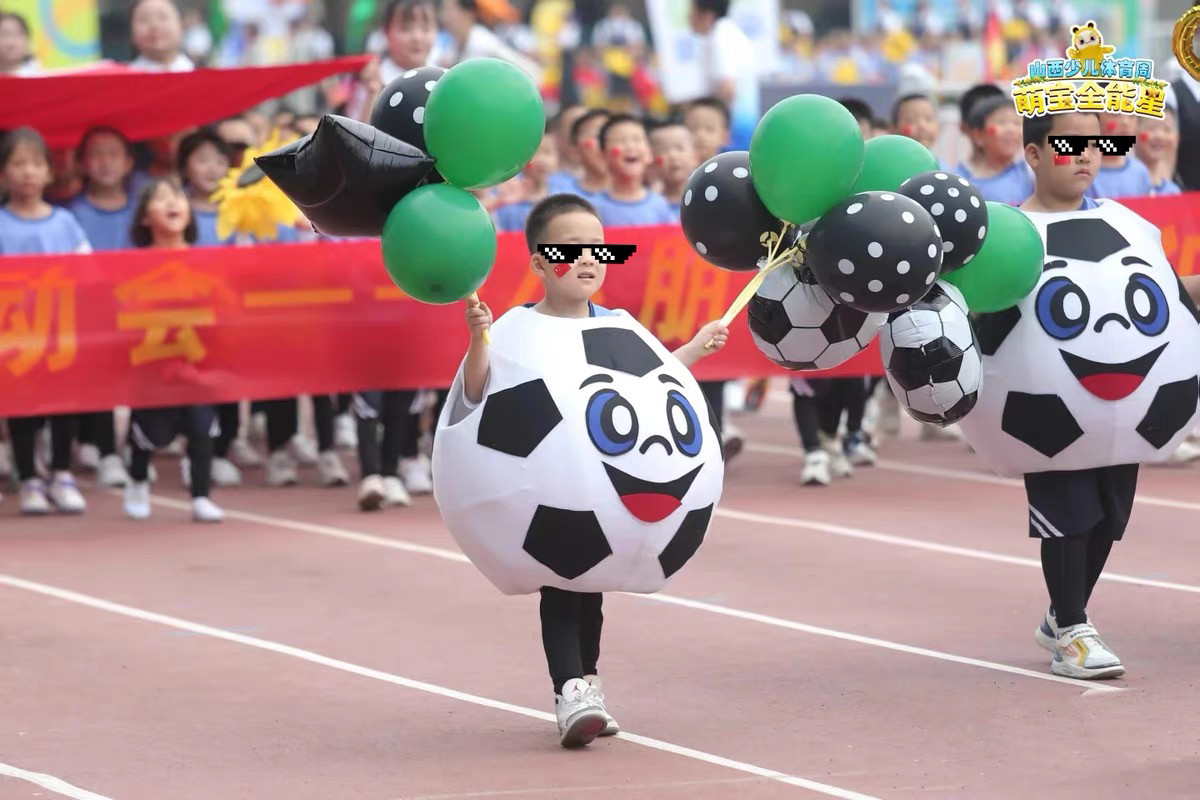 衣恋动漫儿童足球卡通人偶服装幼儿运动会篮球道具乒乓球服cos服