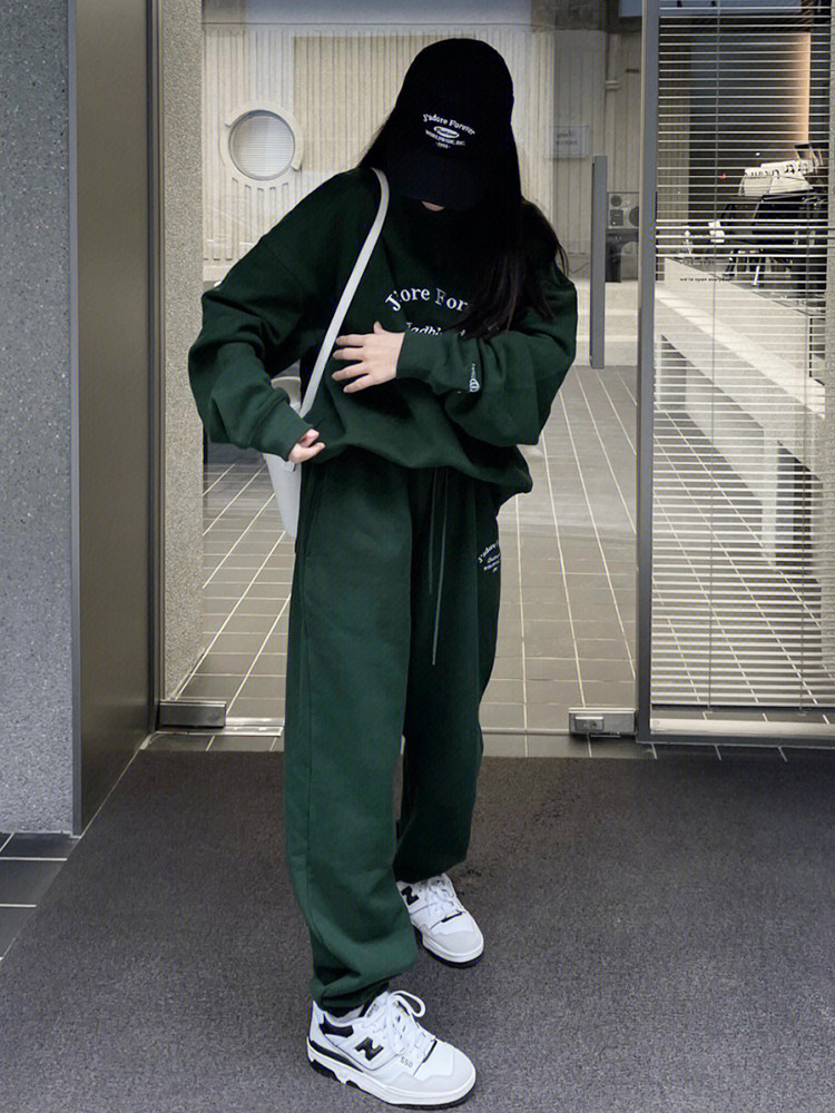 여성을위한 미국 복고풍 짙은 녹색 캐주얼 운동복 봄 가을 느슨한 자수 라운드 넥 스웨트 셔츠와 스웨트 팬츠 2 피스 세트