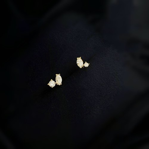 小众设计18K金钻石耳钉CHESNOW