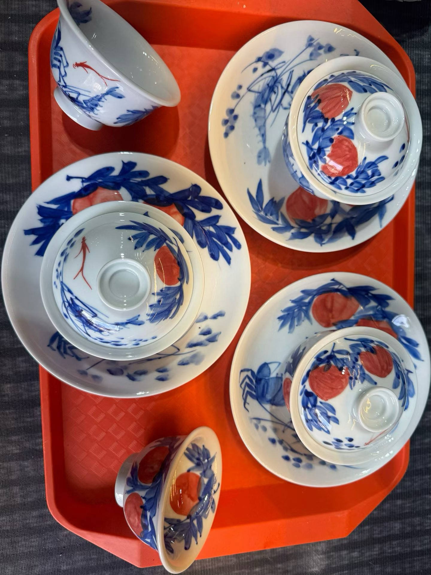 名师手绘寿桃与螃蟹图三才盖碗景德镇陶瓷釉下五彩盖碗150毫升