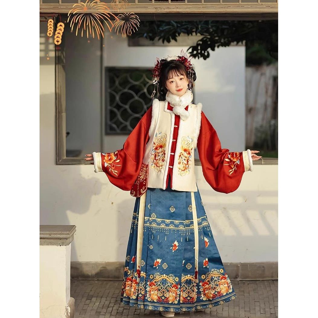 拜年服出租冬款加绒加厚明制马面套装红色喜庆元旦冬季演出服租赁