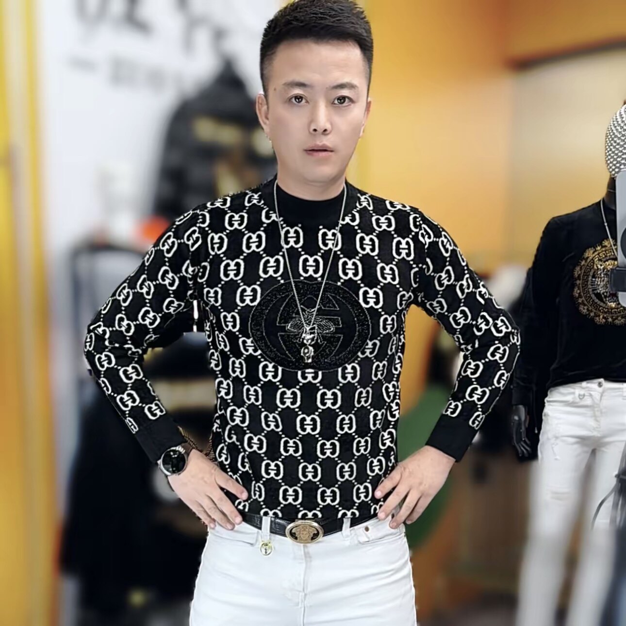 欧货冬季新款男士天鹅绒圆领字母提花加绒毛衣时尚修身弹力上衣男