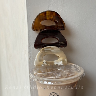 韩国ins拿铁醋酸抓夹高马尾神器中号半扎发抓夹少发量鲨鱼夹头饰