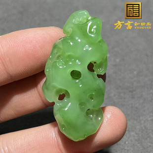 震撼级方言和田玉精品佩戴级俄罗斯老坑料果绿碧太湖石吊坠挂件S