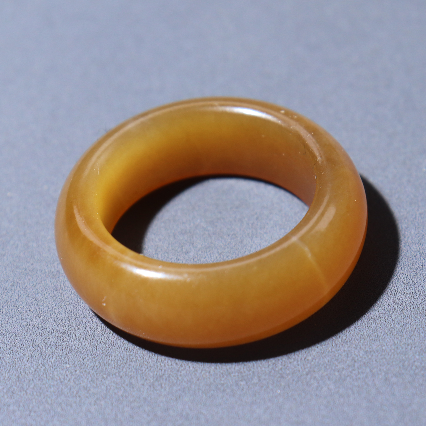 方言和田玉黄蜜糖玉精美戒指