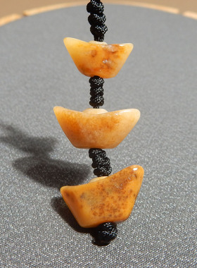 特惠方言和田玉精品老熟唐河料黄沁温润黄玉元宝手机链吊坠挂件R5