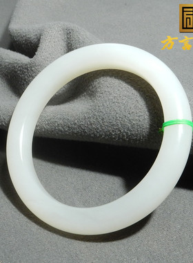 放漏了方言和田玉收藏级青海料老坑料白玉内径58mm正装女士手镯X3