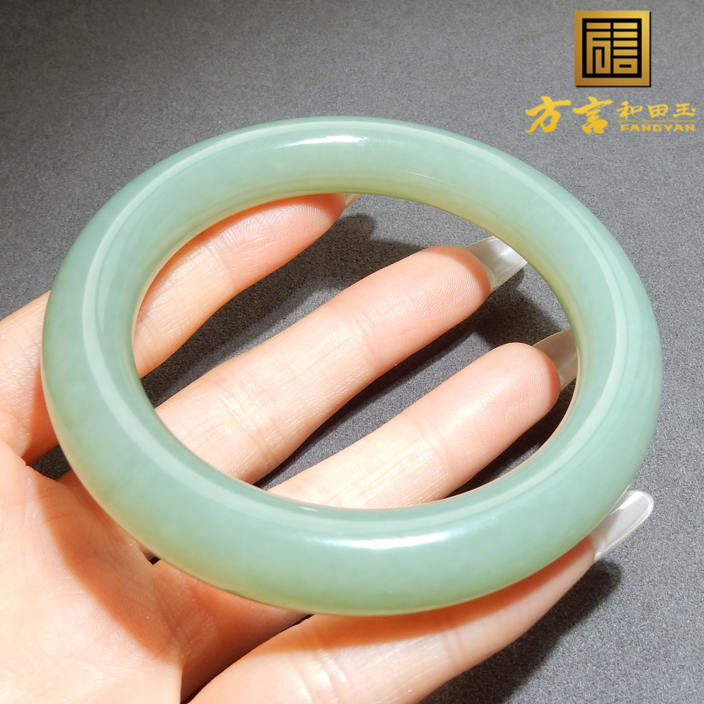 震惊方言精品和田玉巨漏新疆特色且末蓝色基调内径55mm正装手镯w2