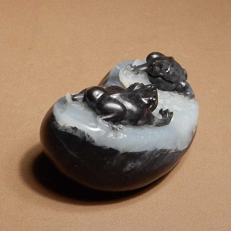 新疆明青花籽料呱呱来财把件