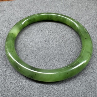 美哭了方言和田玉老坑俄料老红皮菠菜绿碧玉精品58mm美人条手镯S