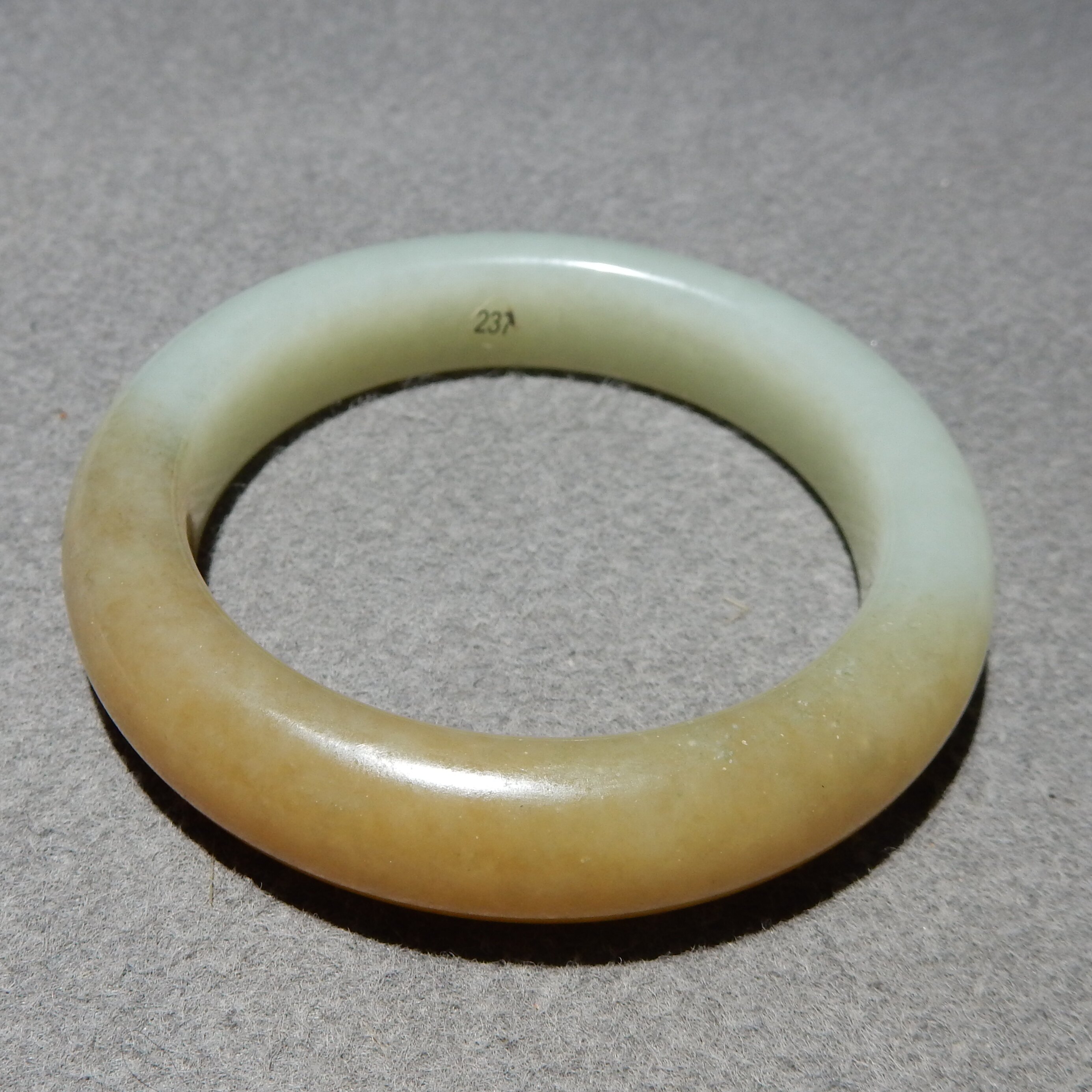 方言和田玉正品特惠新疆且末料糖微青白玉细腻温润内径57m手镯w4