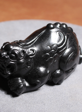 墨玉籽料貔貅手把件摆件