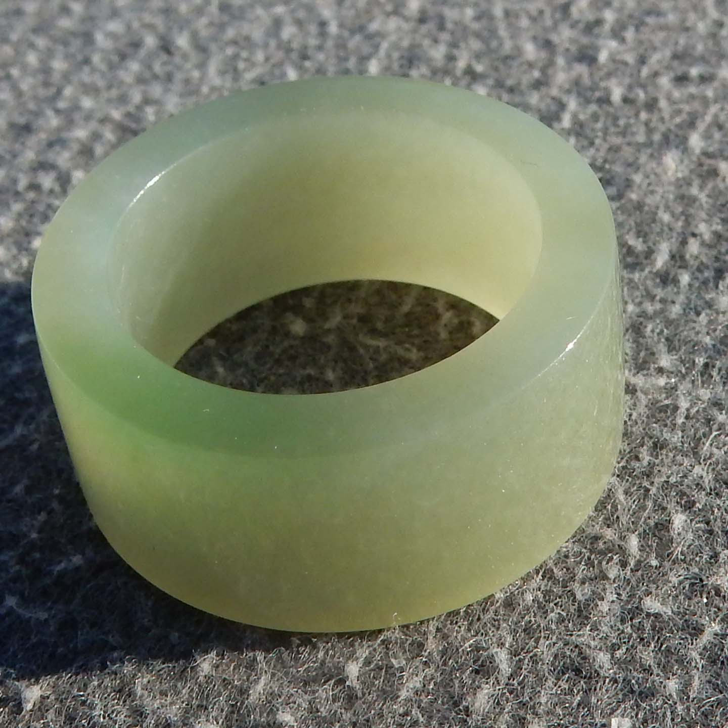 方言和田玉精品特惠青海老坑料冰底白玉带翠高油润20mm戒指扳指s2