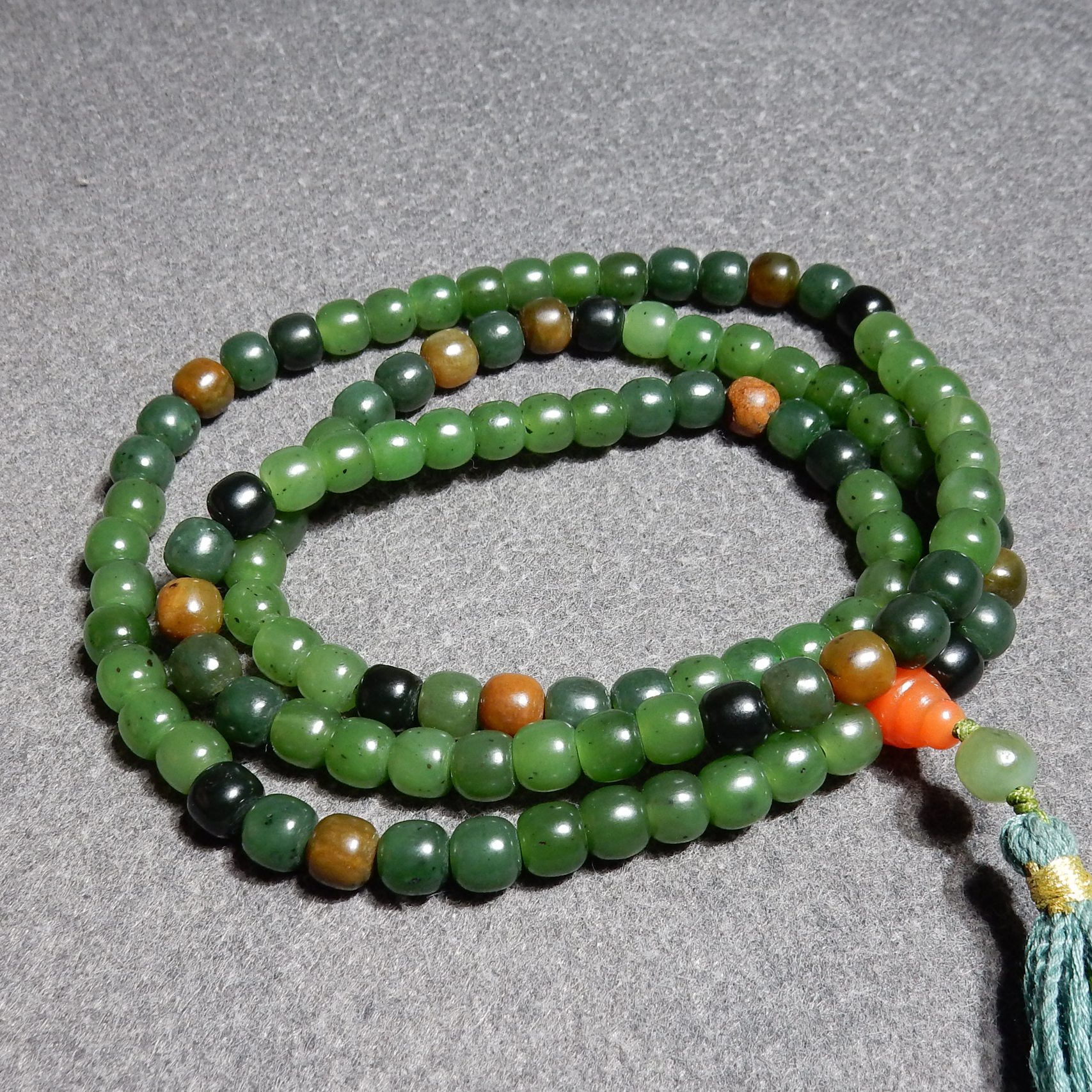 震惊了方言和田玉新疆老熟黄褐皮浓郁碧玉籽料8mm108颗手链项链h2