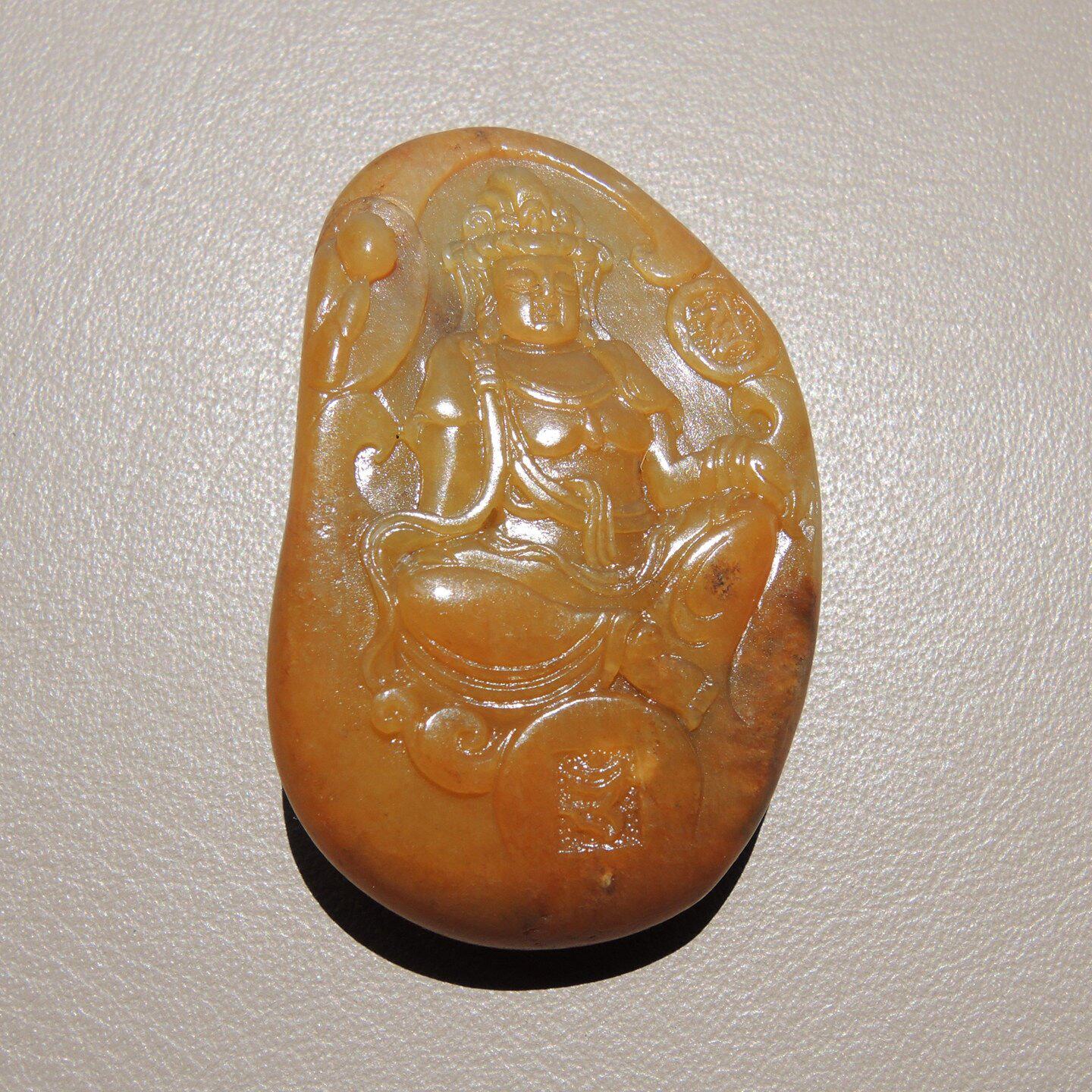 方言和田玉春节巨漏名品独颗全玉种粟子黄色黄玉籽料观音吊坠子R