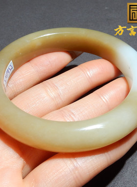 嗨翻方言特色和田玉精品级新疆细腻且末料糖白玉55mm正装手镯A5