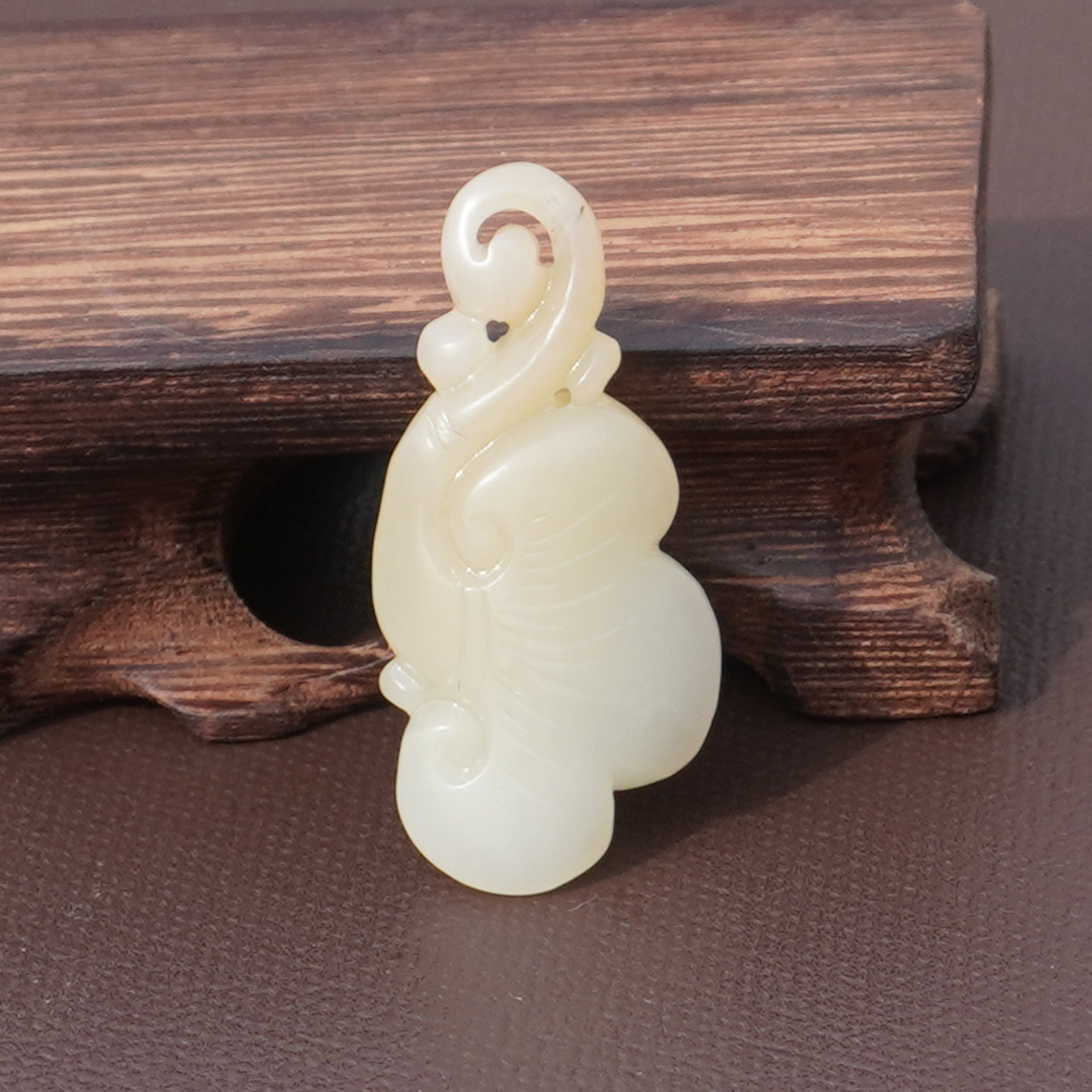 方言和田玉且末料蜂蜜糖白玉吊坠