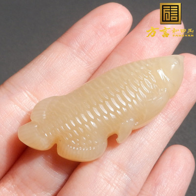 新疆且末料油润细腻黄金糖锦鲤坠