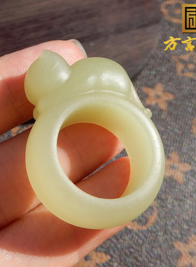 新疆且末黄口精雕小猫17.6MM戒指