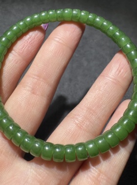 惊呆方言和田玉老坑俄罗斯阳绿碧玉油润细腻6mm极限弧药片手串S6