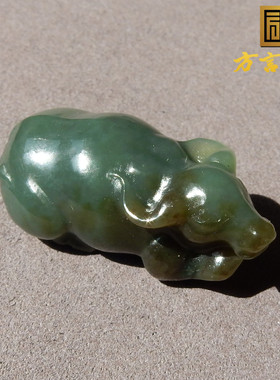 方言和田玉新疆且末料蓝色基调带糖细腻高脂牛气冲天吊坠挂件w1