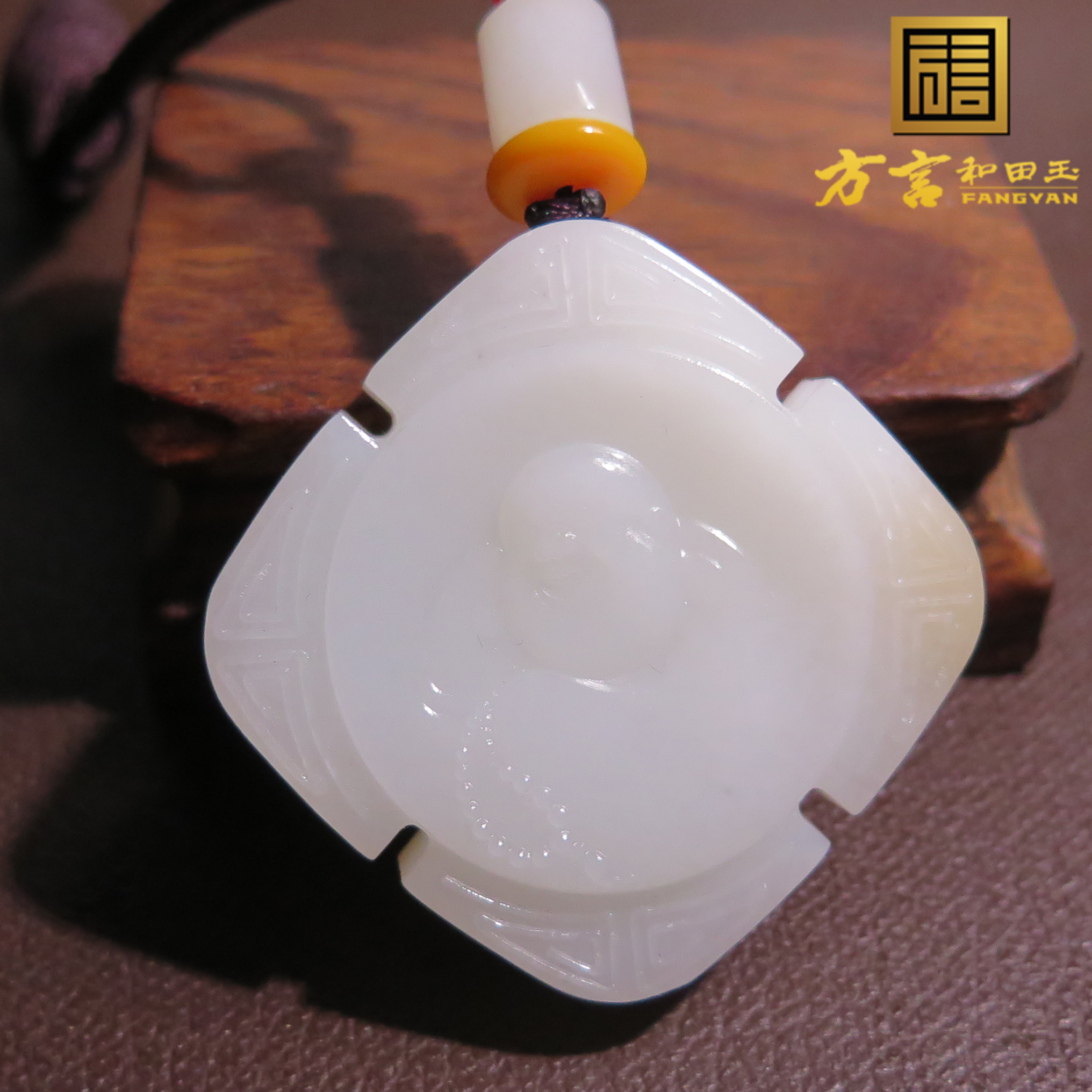 上新方言精品和田玉佩戴级新疆且末料羊脂白玉带糖弥勒笑佛吊坠X7