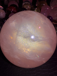 12.6厘米强星光满金沙老矿马粉水晶球