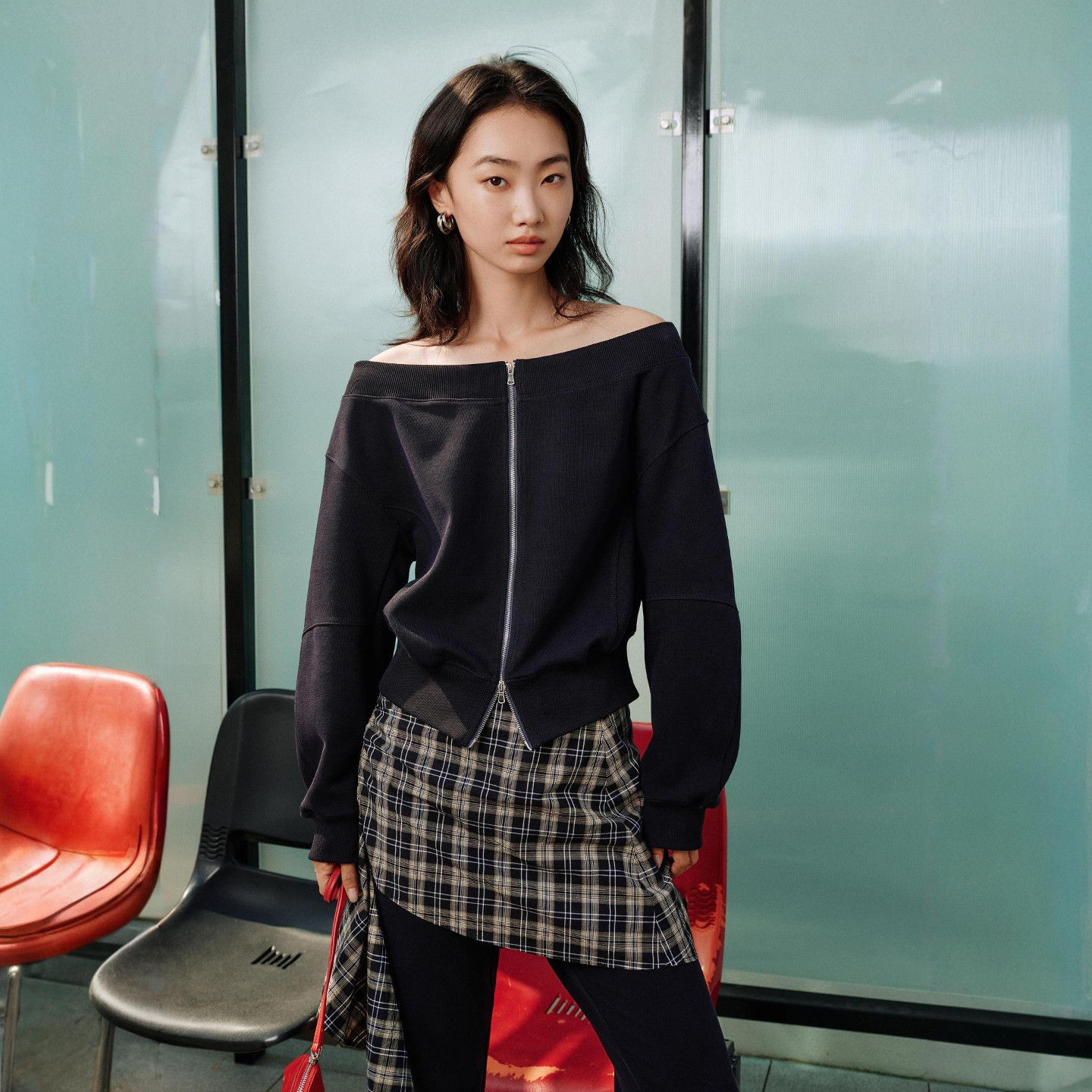 AS极简高级黑色双拉链露肩短上衣女26秋季新款韩系ins风百搭外套