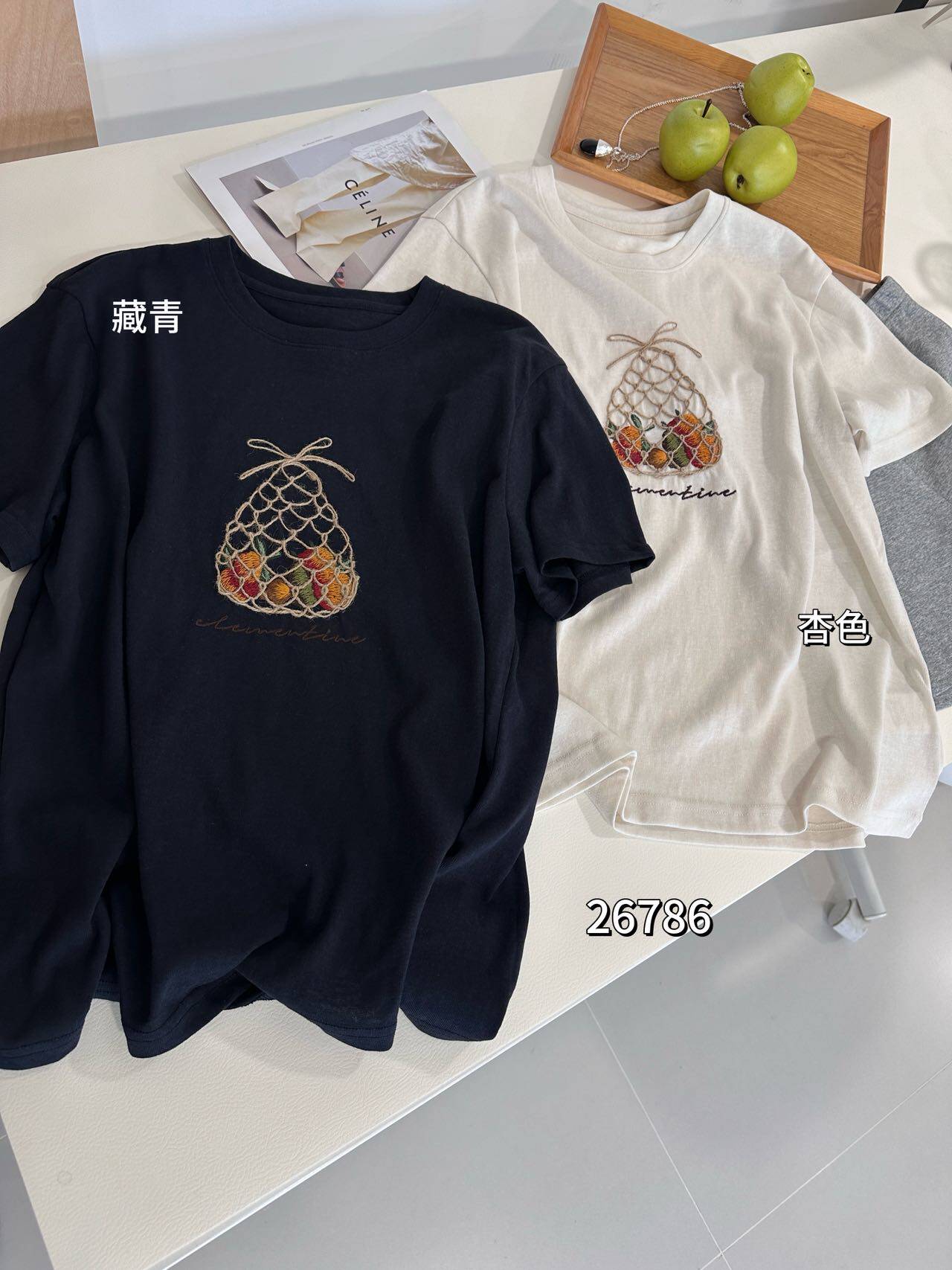 ONE26786正版休闲风菠萝刺绣短袖精品T恤女宽松显瘦百搭圆领上衣