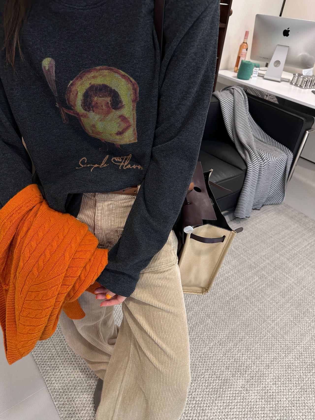 ONE26138韩国ins冬新款磨毛圆领长袖T恤卡通小狗印花宽松打底女