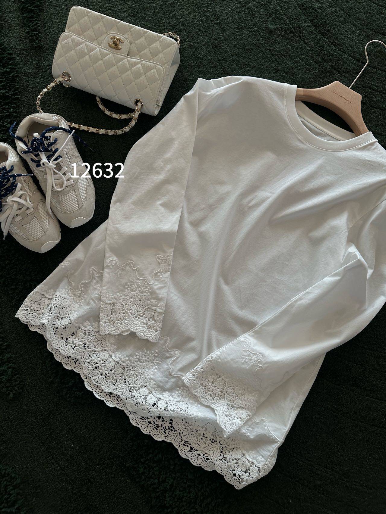 ONE12632宽松中长T恤衫蕾丝花边拼接休闲显瘦上衣打底衫女秋季one