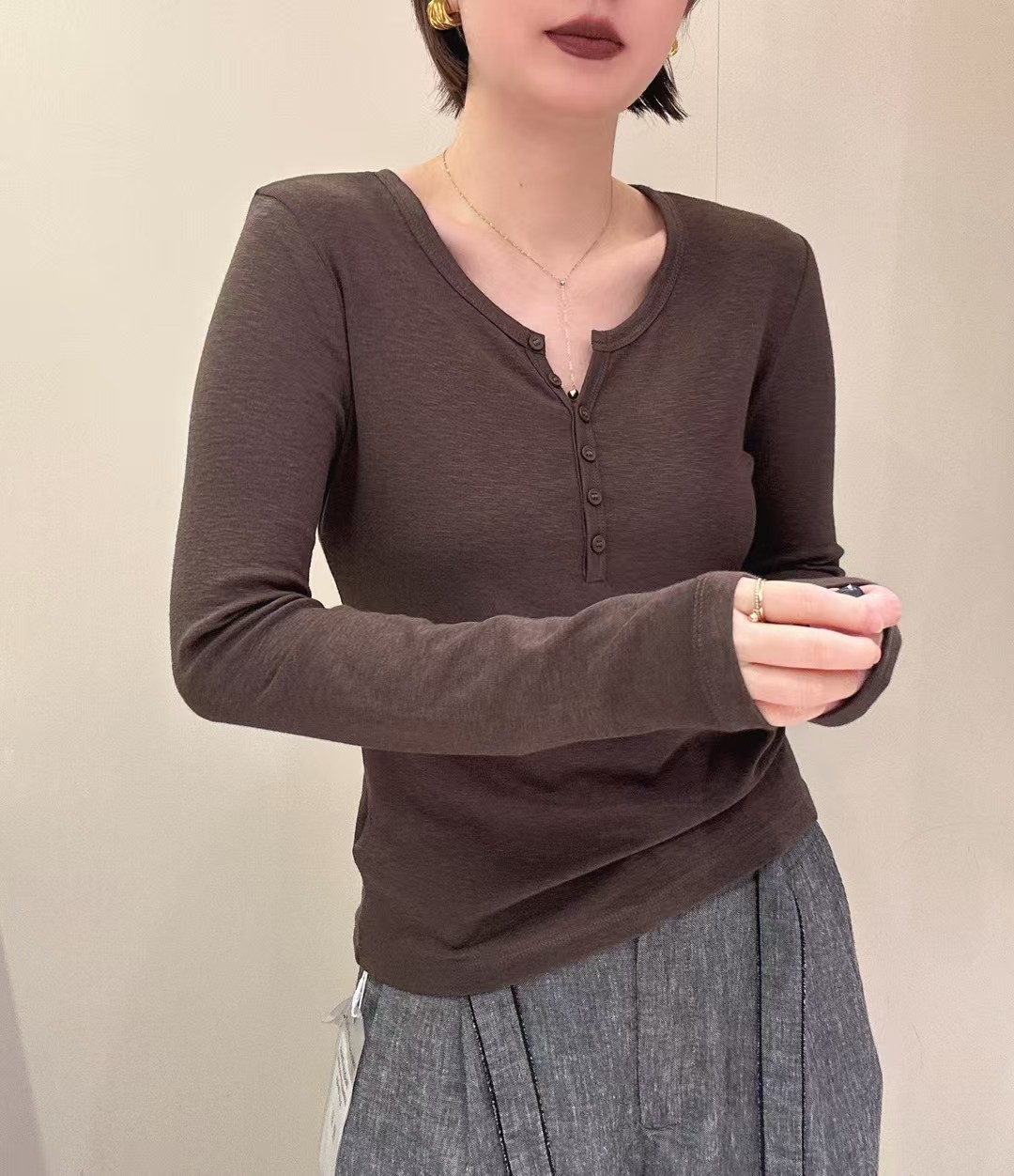 壹彩6666 2026秋新款韩版休闲圆领纽扣长袖T恤修身显瘦弹力上衣