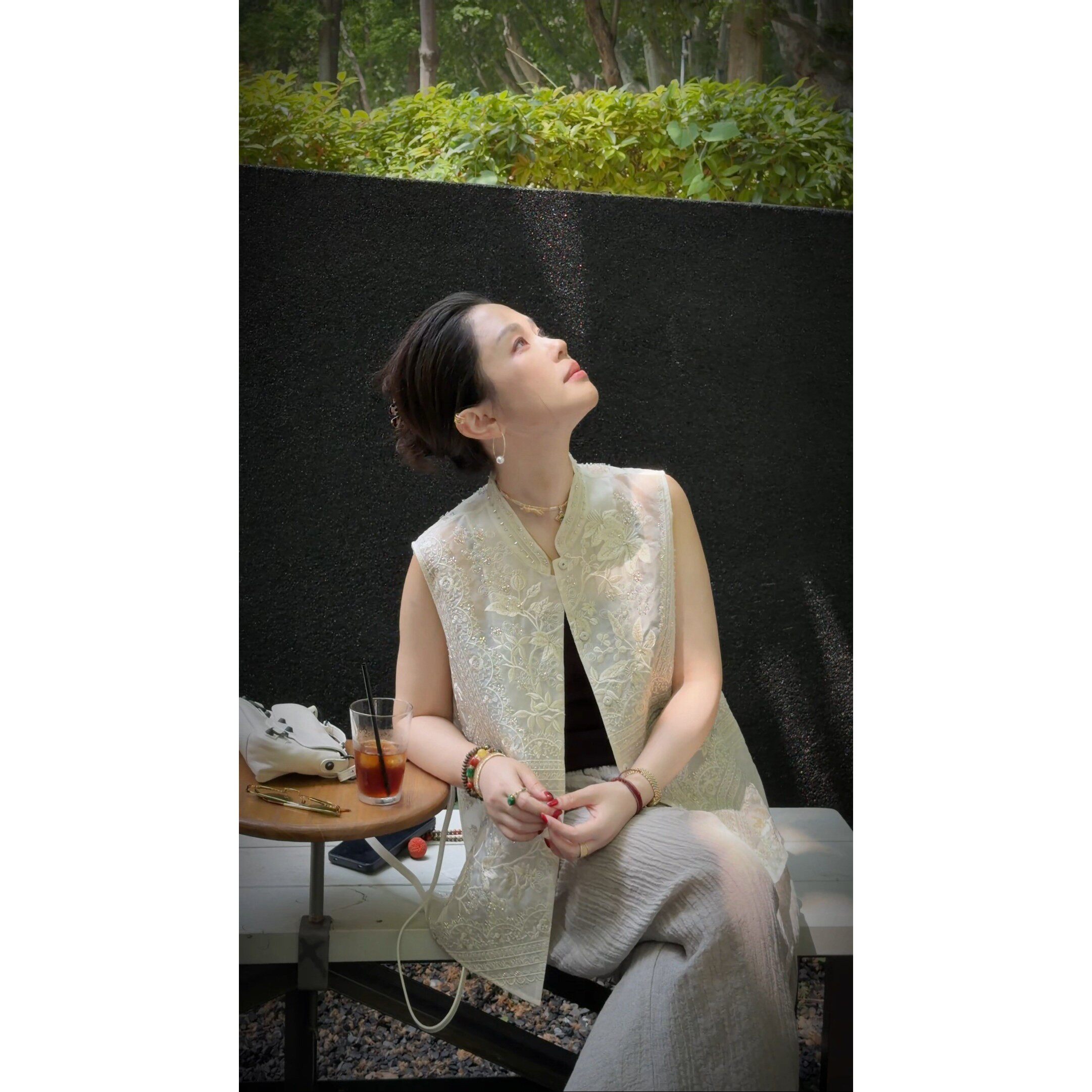 Y【叭哒不惑】 奶白绣 桑蚕丝轻薄重工立体刺绣气质马甲女时尚